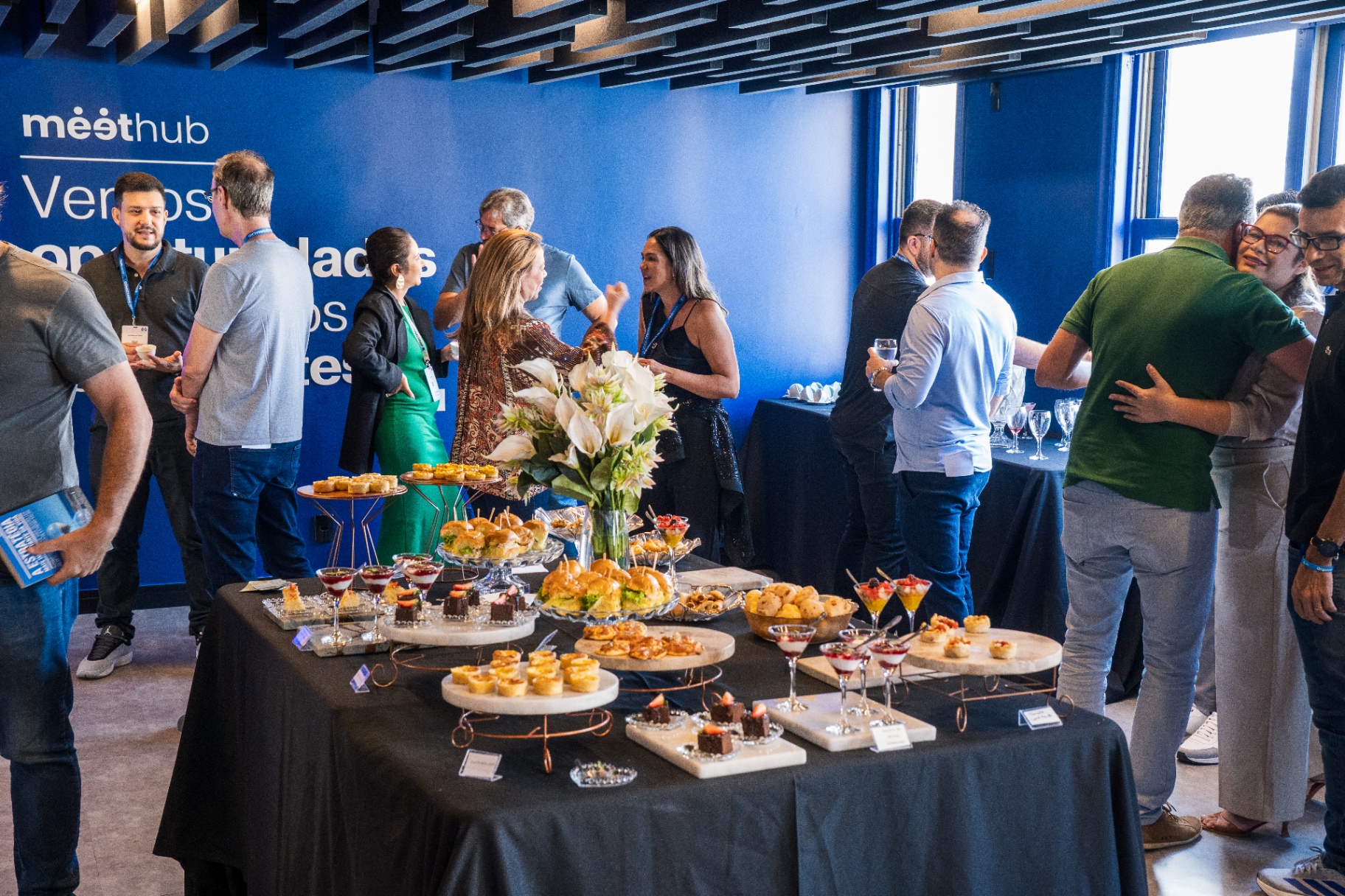 Networking em torno da mesa MeetHub